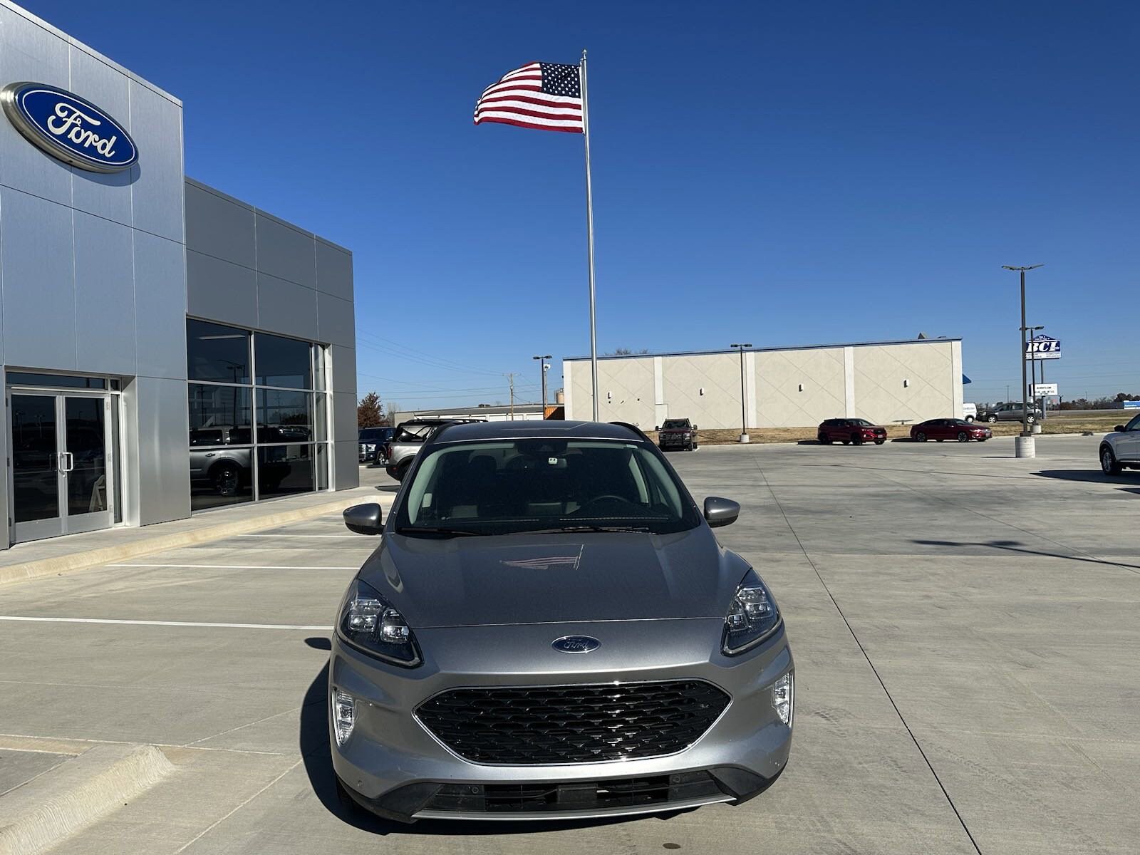 2022 Ford Escape Titanium photo 2