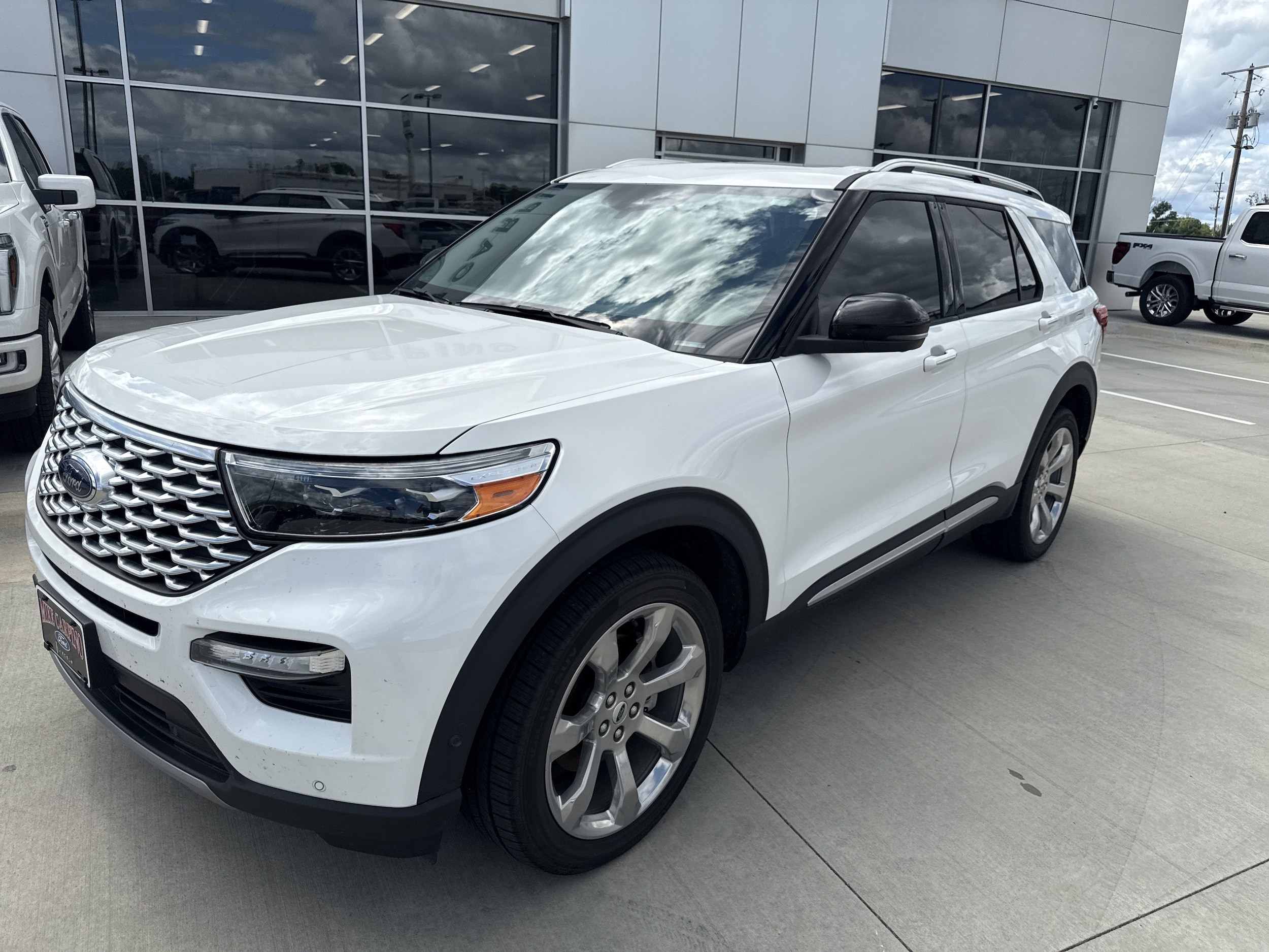 Used 2020 Ford Explorer Platinum with VIN 1FM5K8HC7LGB52832 for sale in Parsons, KS