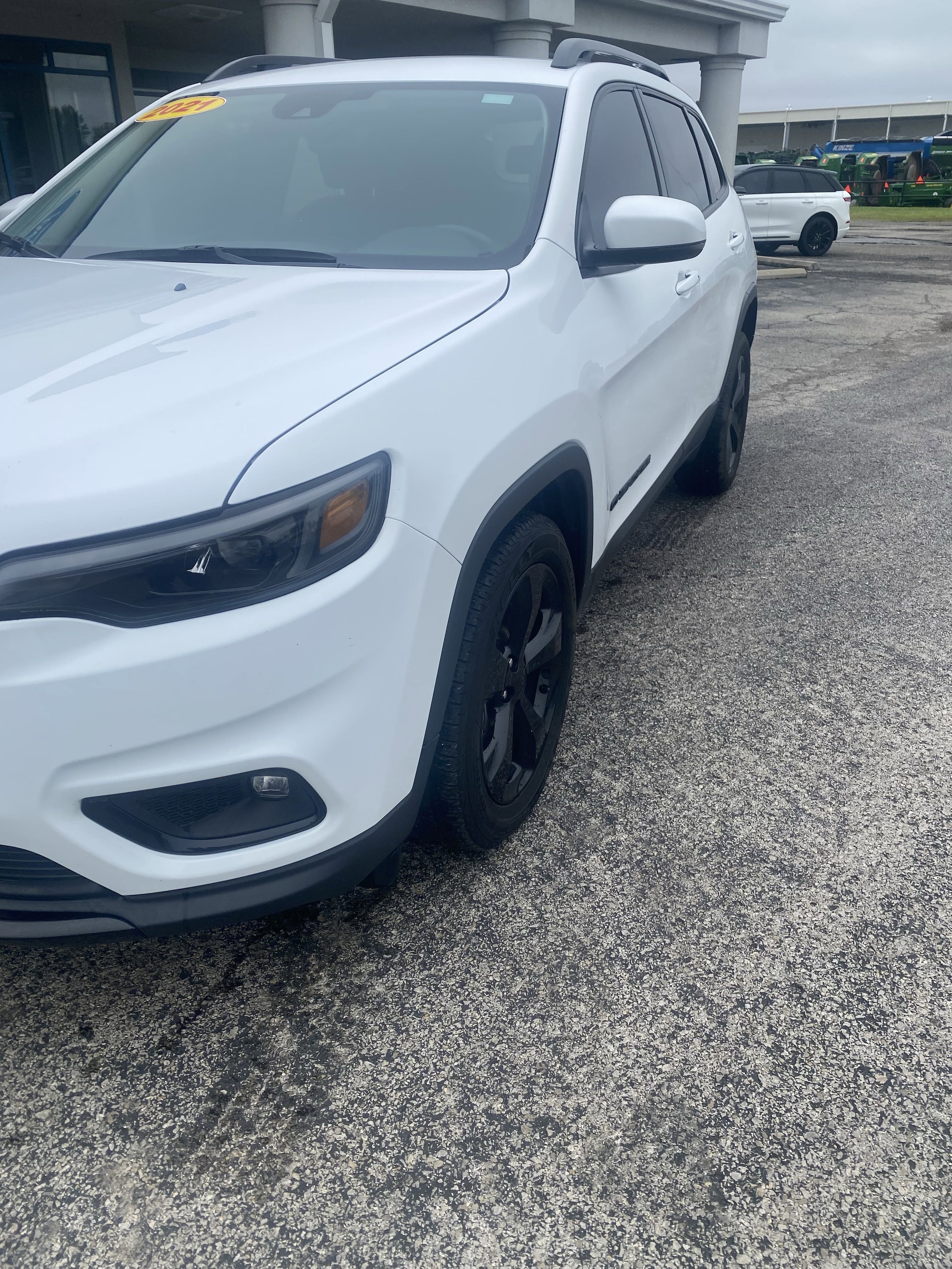 Used 2021 Jeep Cherokee Altitude with VIN 1C4PJLLB1MD112301 for sale in Pittsburg, KS