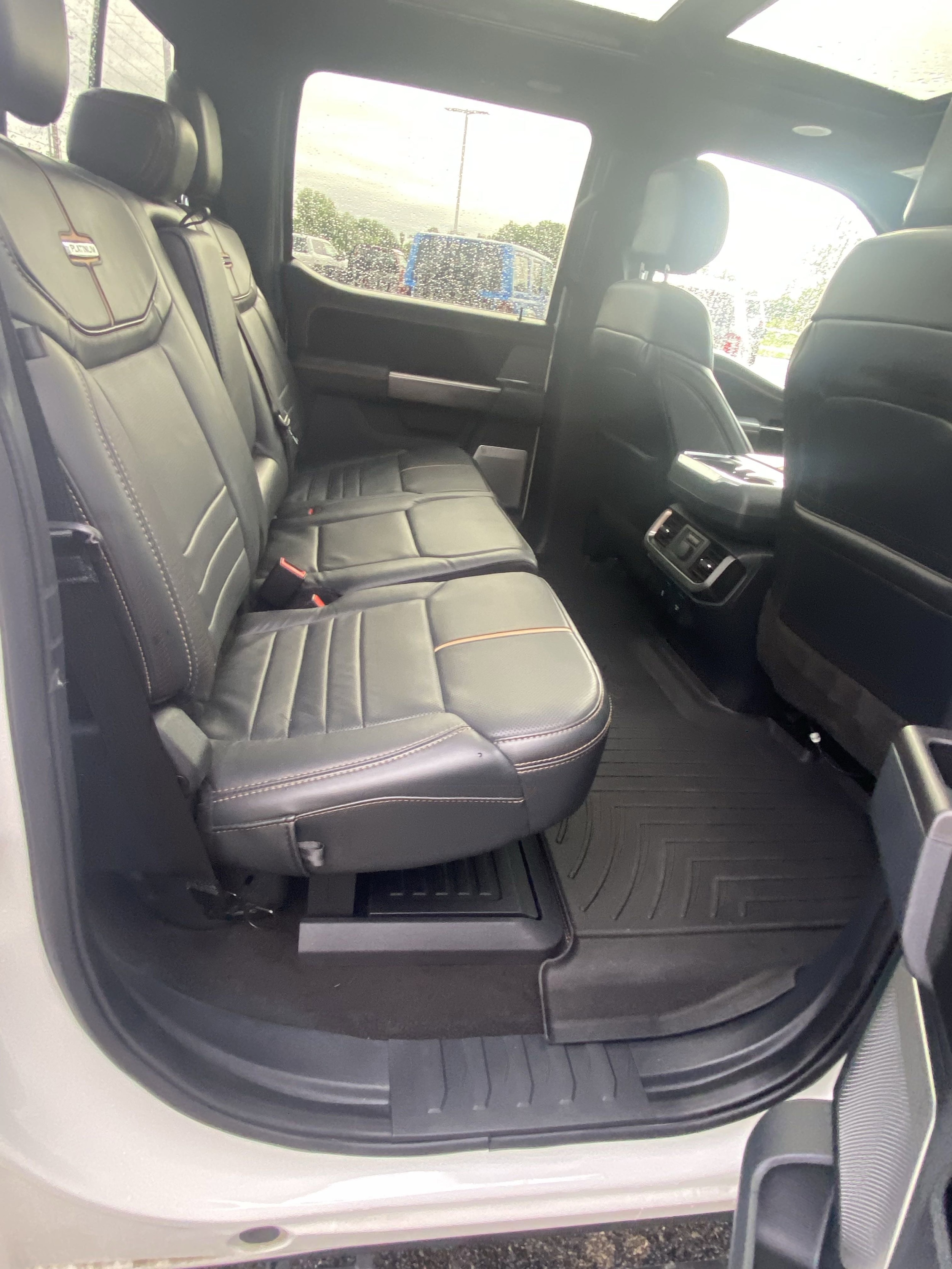 2022 Ford F-150 Platinum - Photo 11