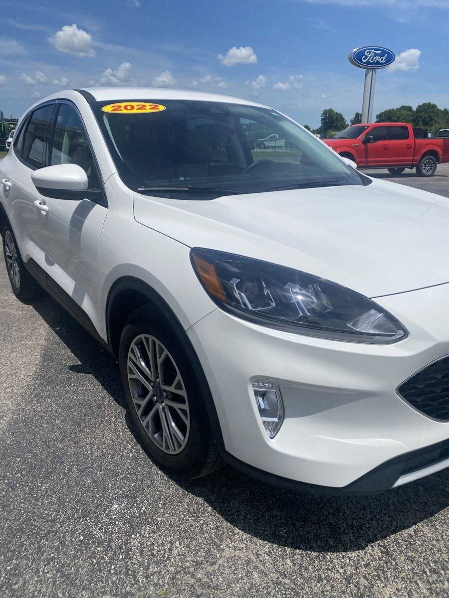 2022 Ford Escape SEL photo 4