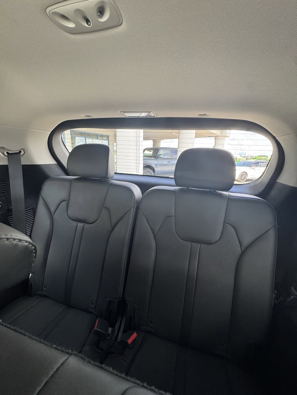 2022 Kia Sorento S photo 2