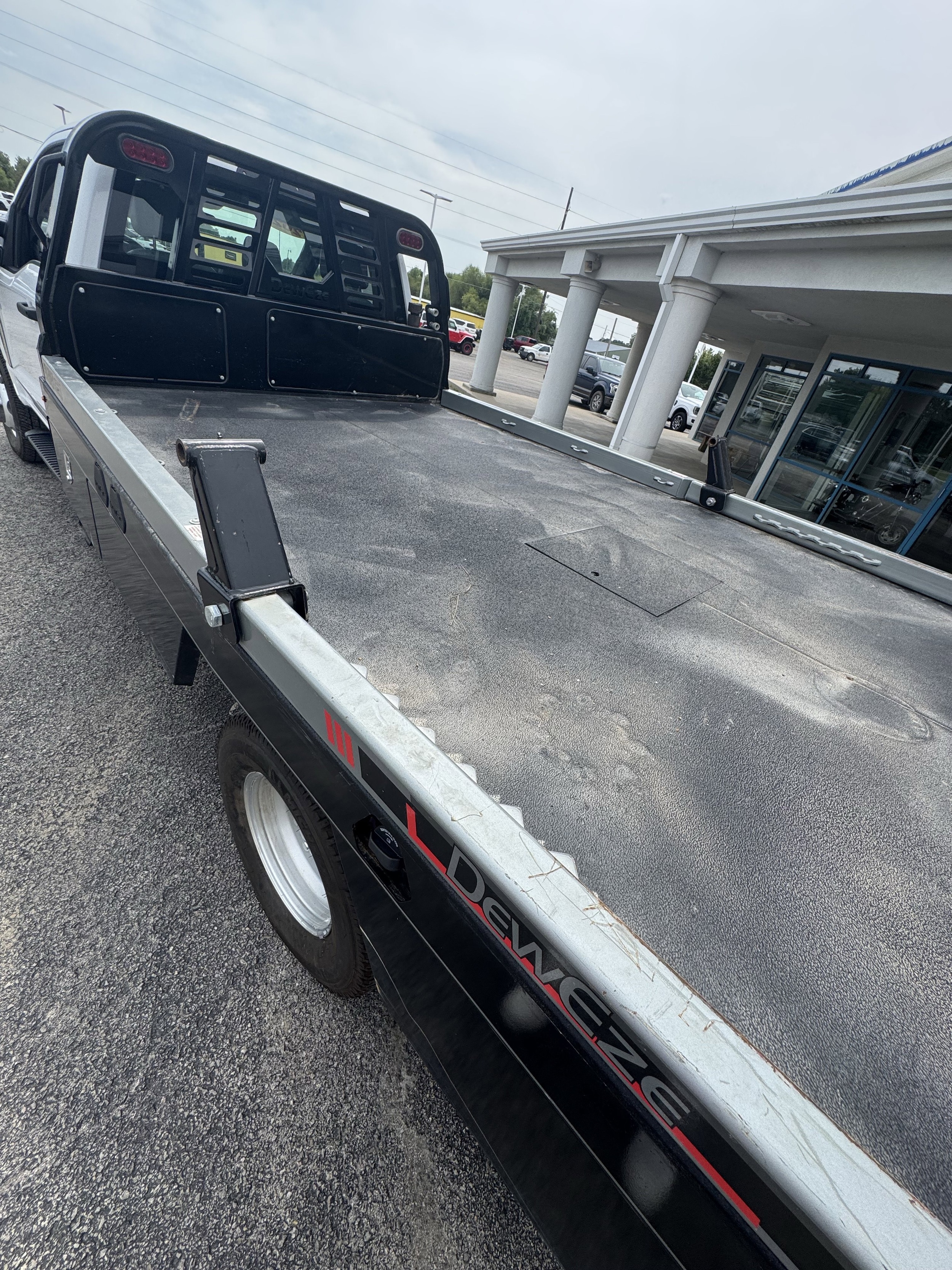 2024 Ford F-350 Super Duty Chassis Cab XL - Photo 18