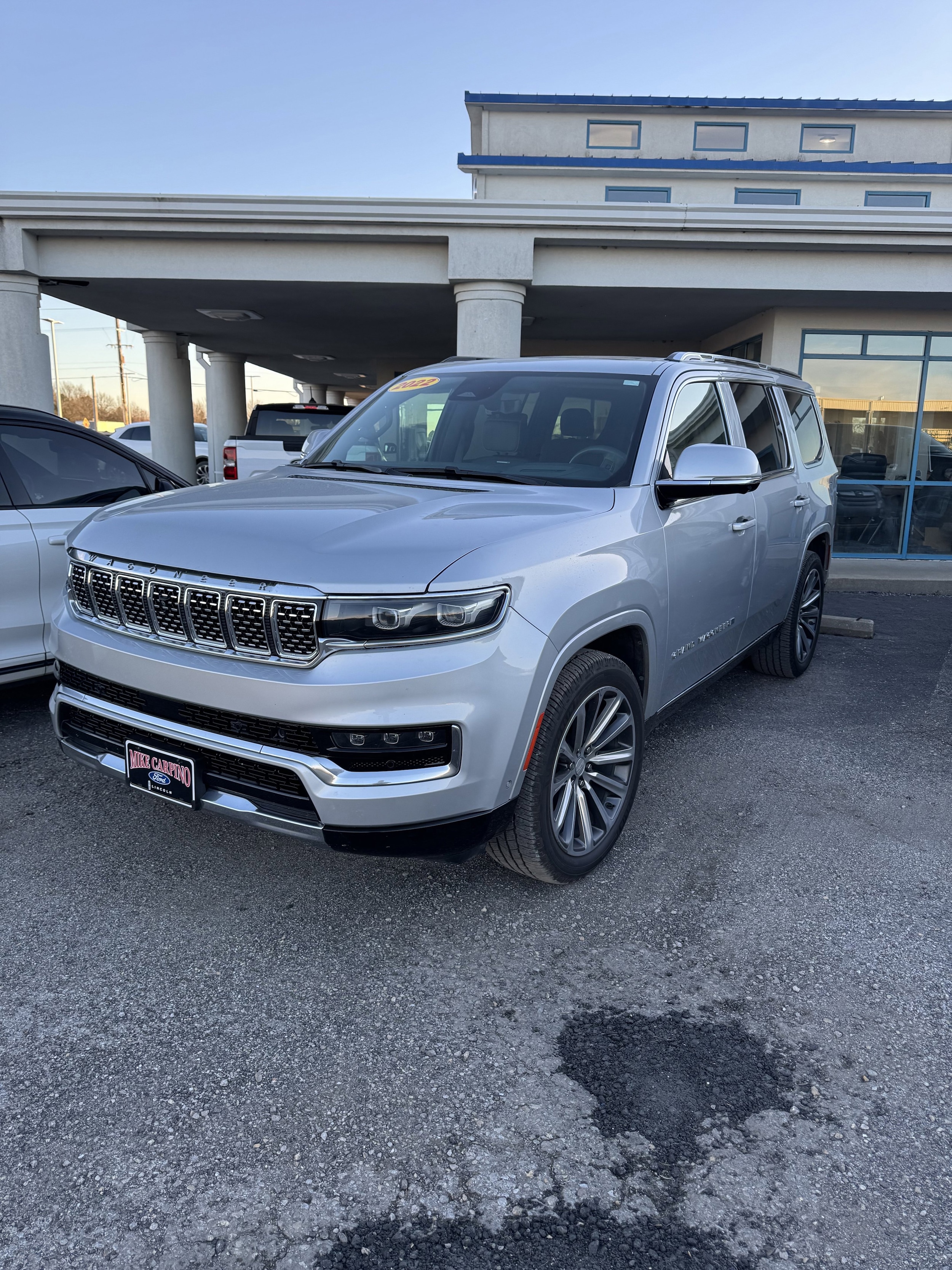 2022 Jeep Grand Wagoneer Series II's photo