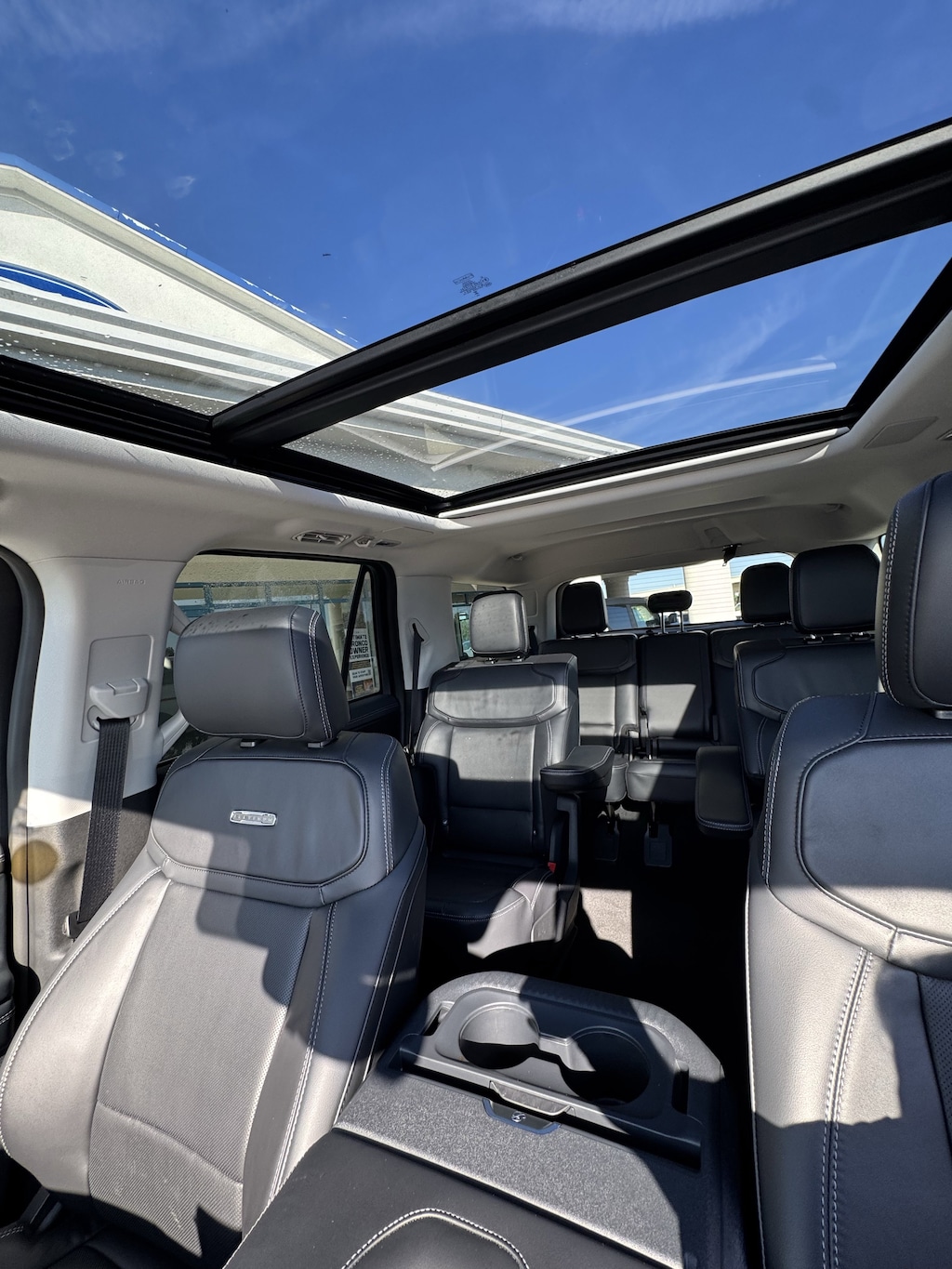2025 Ford Expedition Platinum photo 3