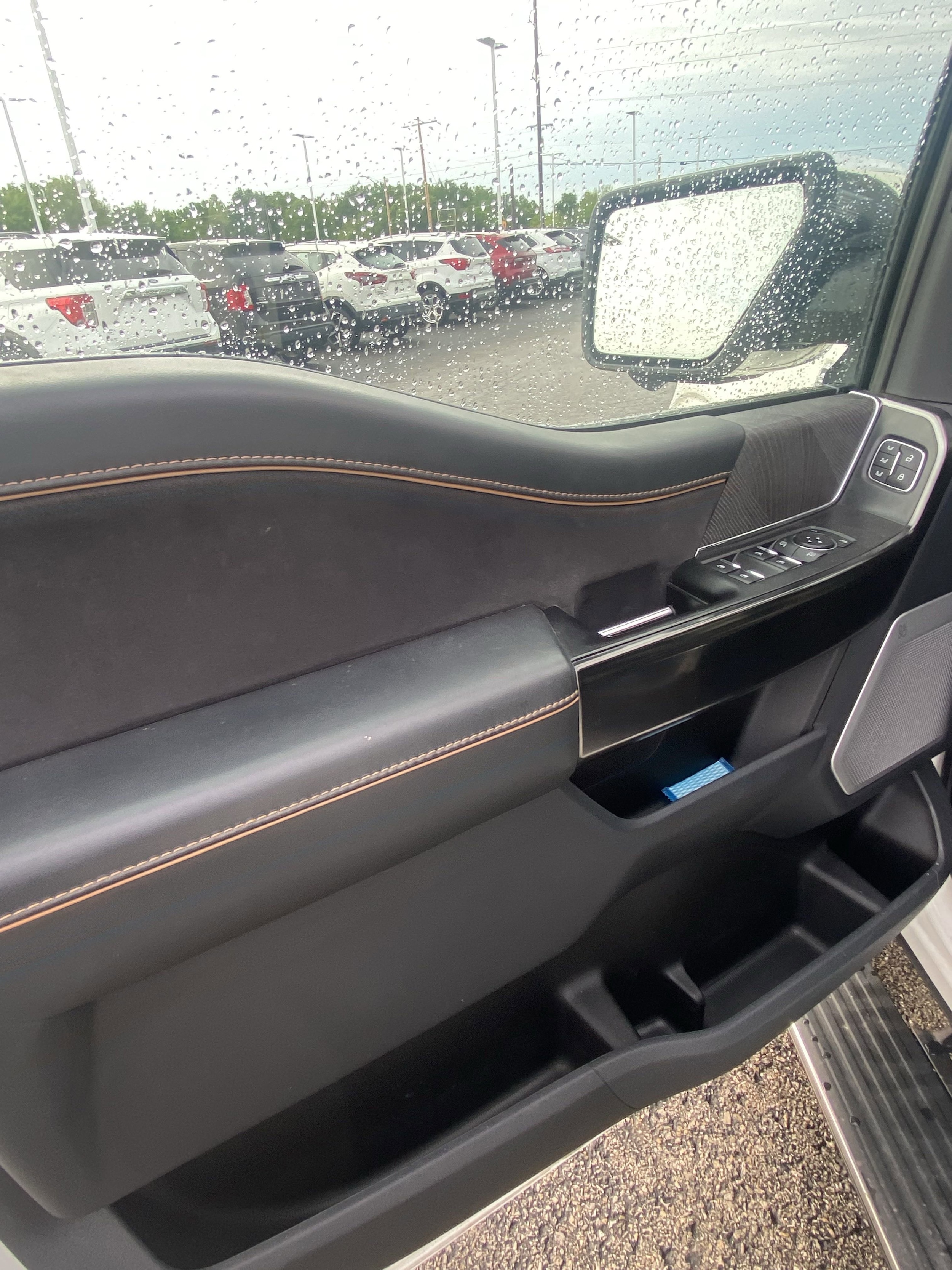 2022 Ford F-150 Platinum - Photo 14