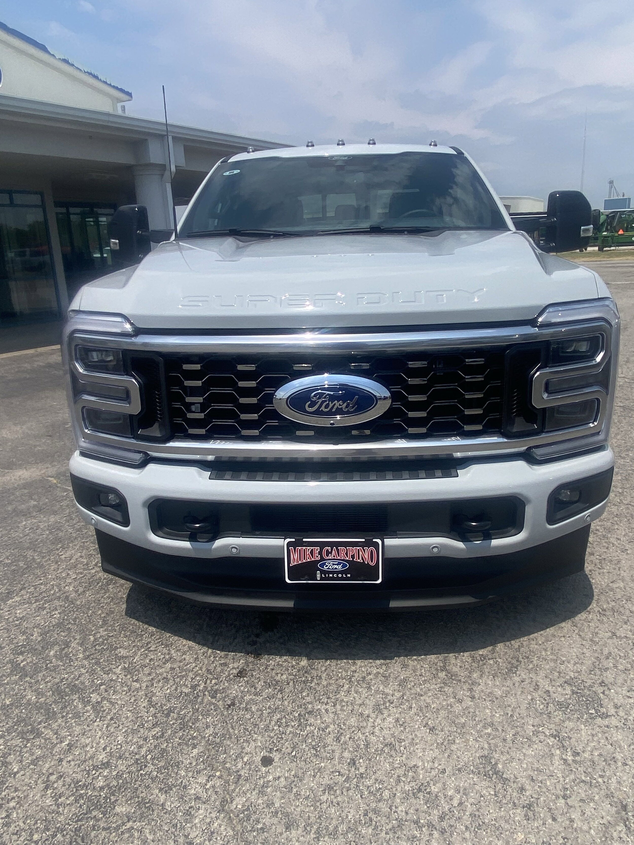 2025 Ford F-350 Platinum photo 2