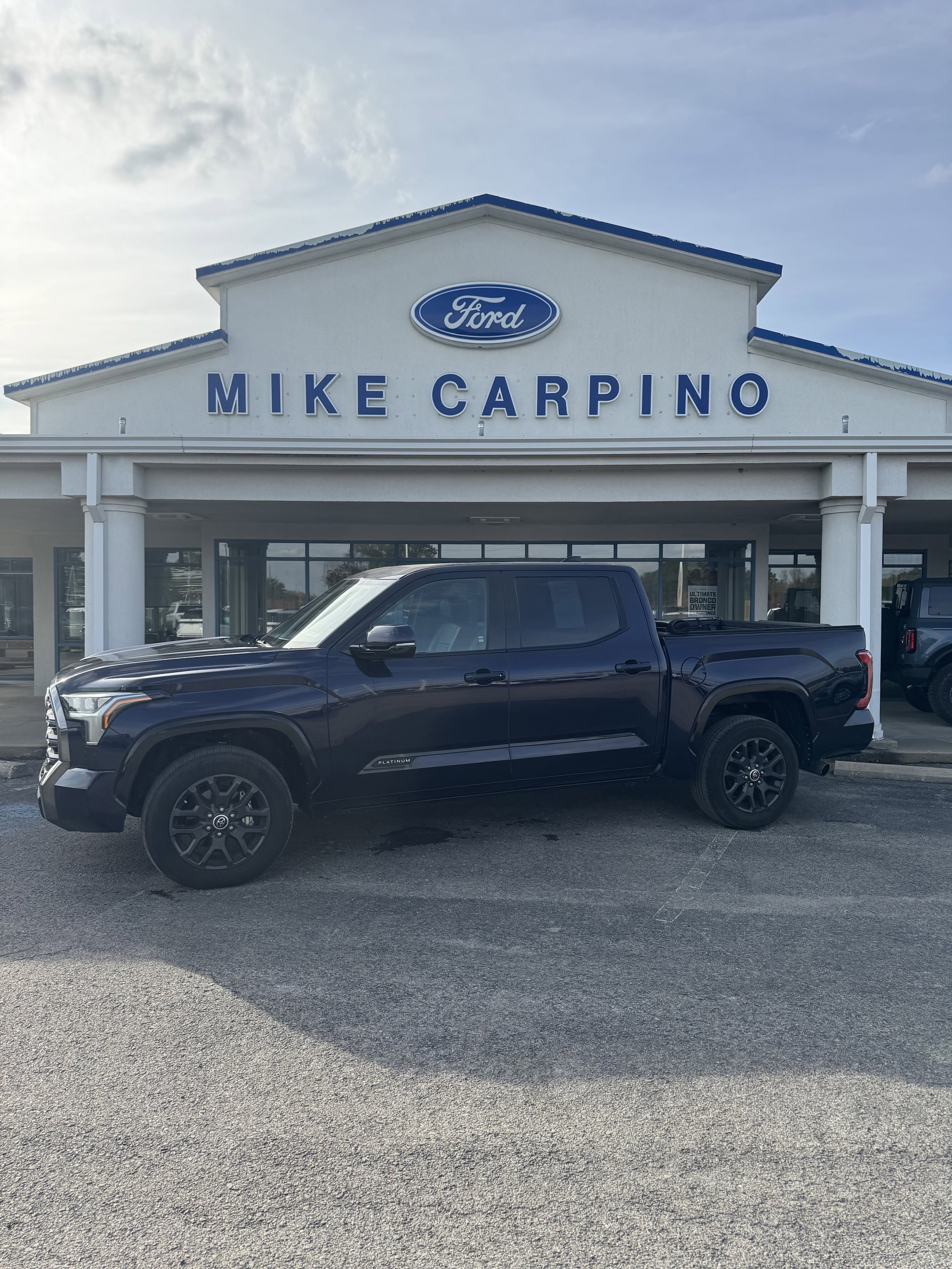 2023 Toyota Tundra Platinum's photo