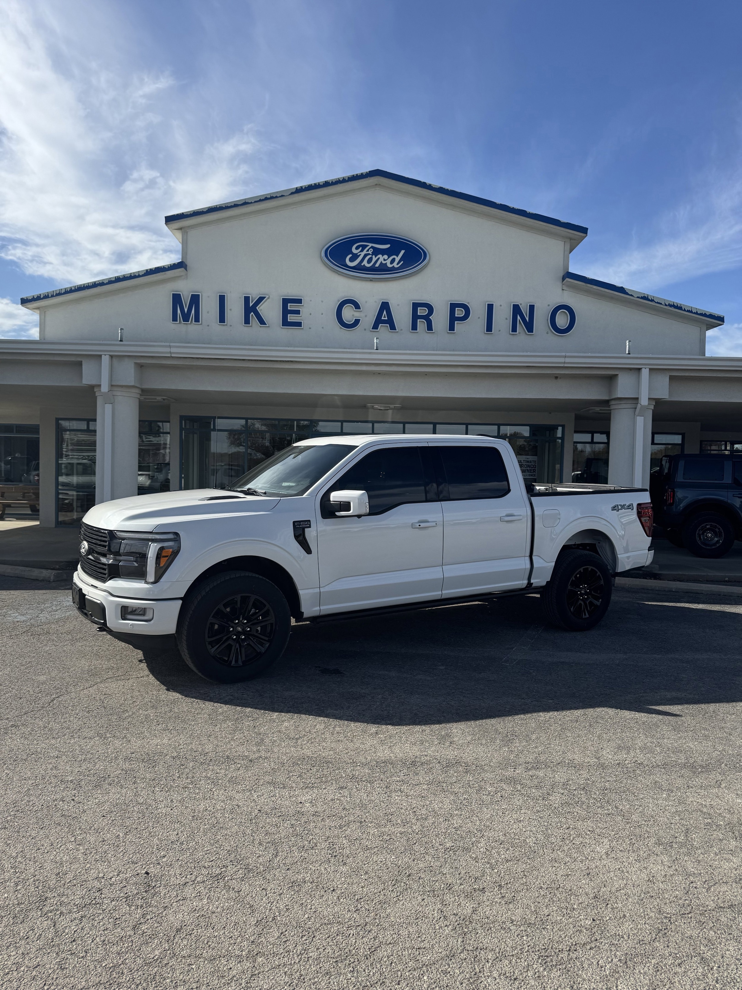 2025 Ford F-150 Platinum's photo