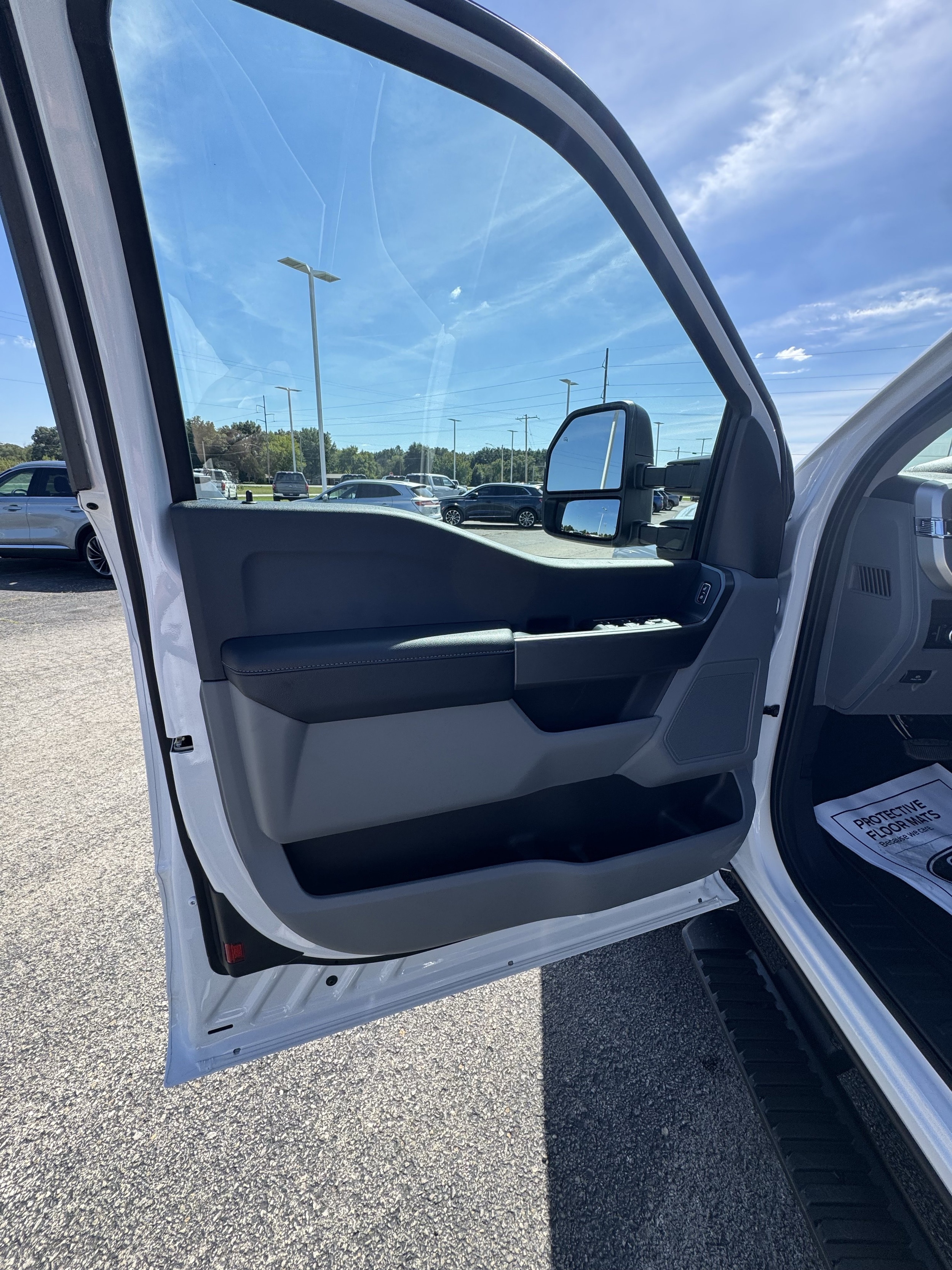 2026 Ford F-350 Super Duty XL - Photo 9