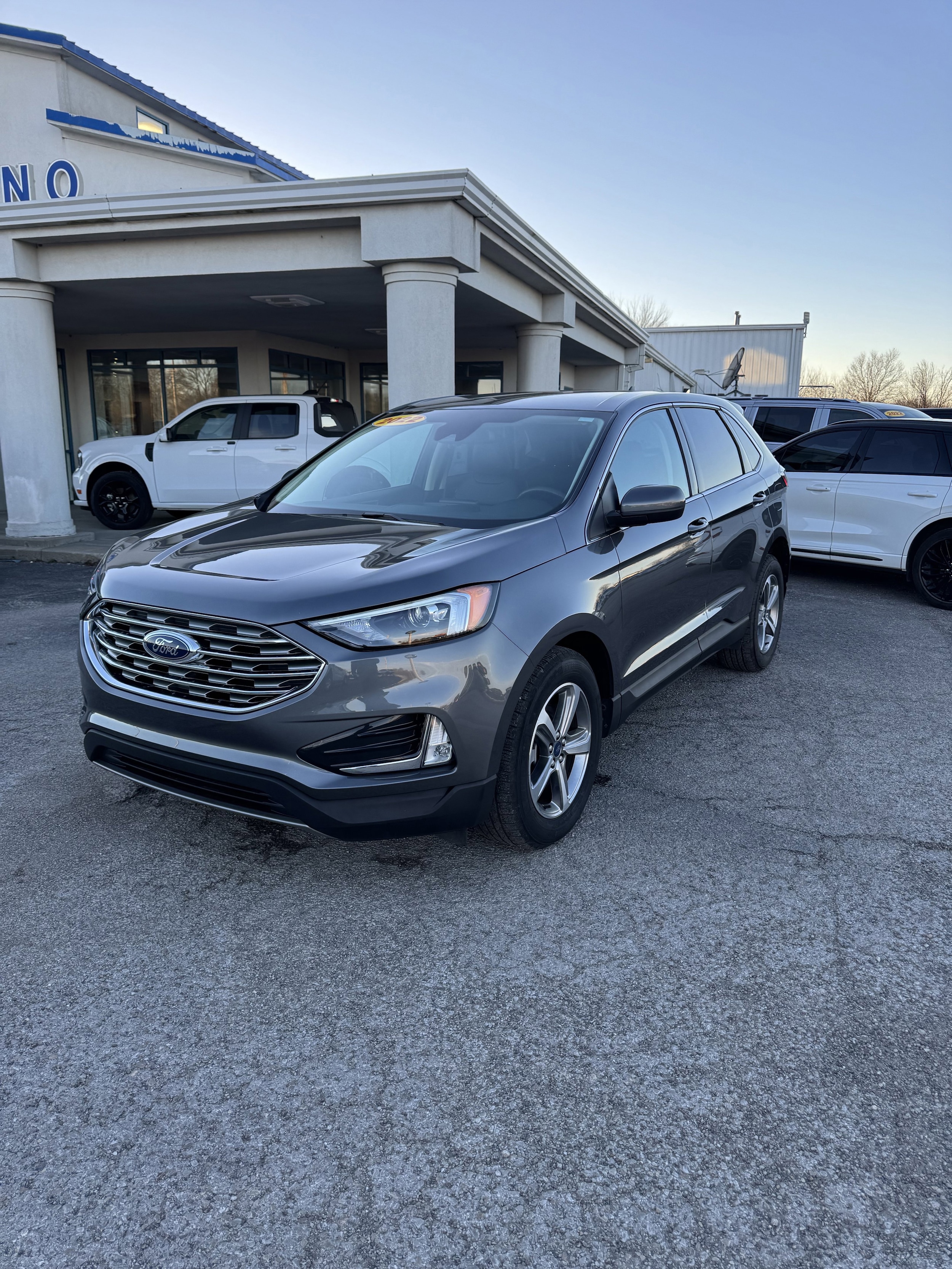 2022 Ford Edge SEL's photo