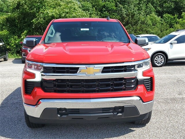 2022 Chevrolet Silverado 1500 LT photo 2