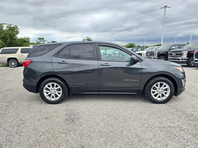 2020 Chevrolet Equinox LS photo 3