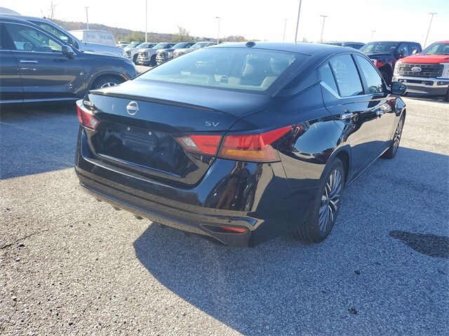 2024 Nissan Altima 2.5 SV photo 2