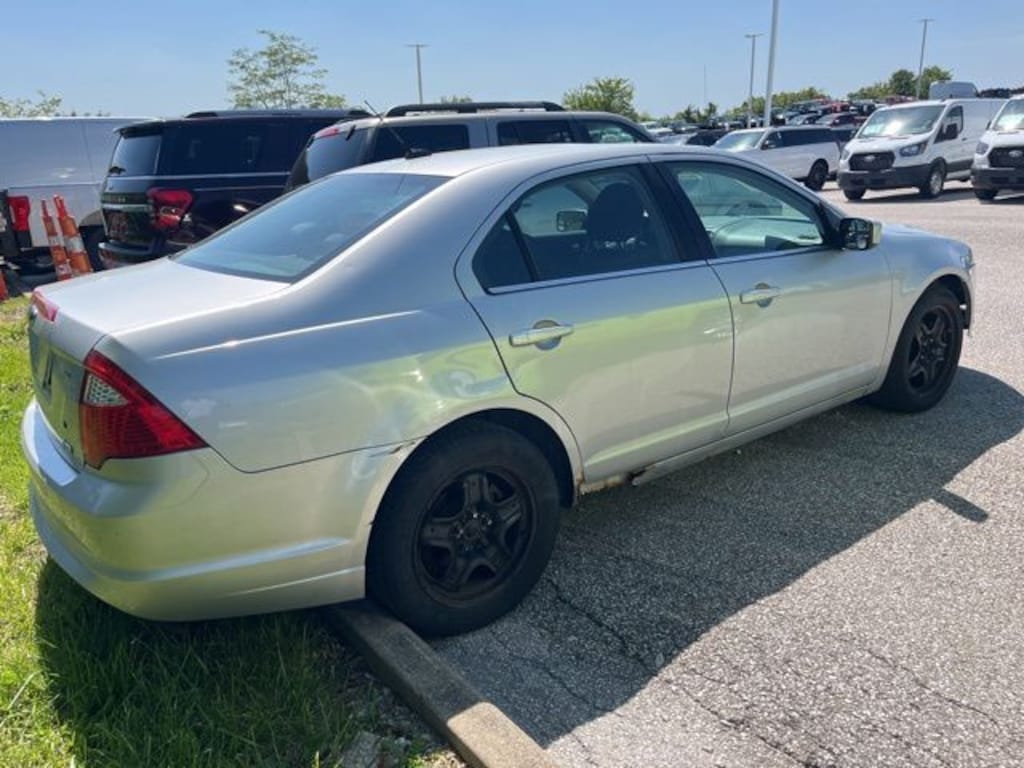 Used 2010 Ford Fusion SE Sedan