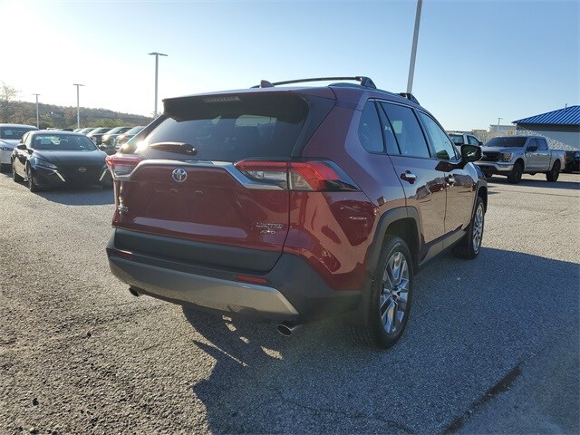 2023 Toyota RAV4 Limited photo 3