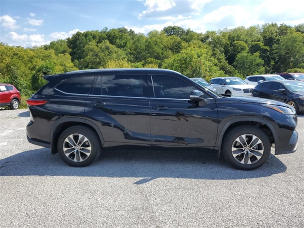Used 2022 Toyota Highlander XLE SUV