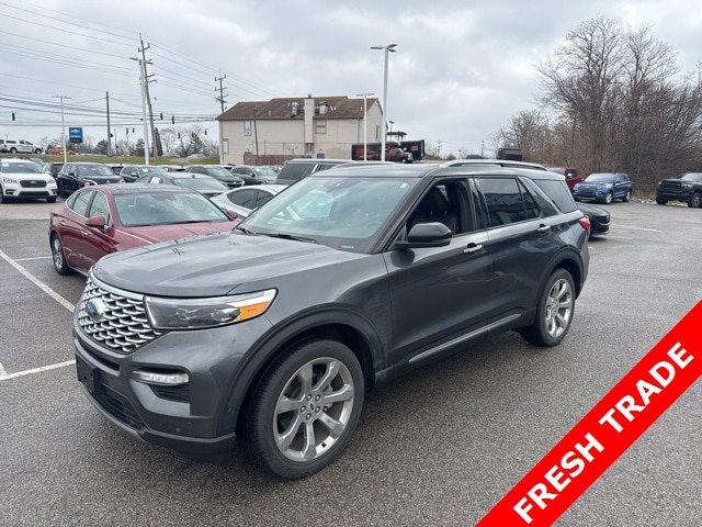 2020 Ford Explorer Platinum's photo