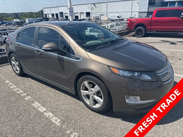 2015 Chevrolet Volt Base photo 2