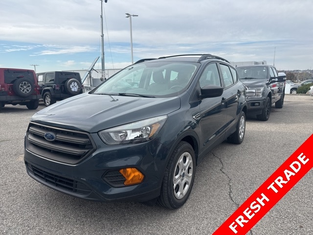 2019 Ford Escape S's photo