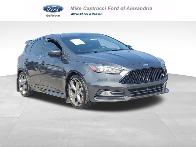 2018 Ford Focus Hatch ST's photo