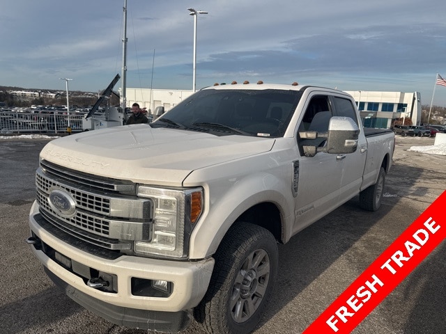 2018 Ford F-350 Super Duty Platinum's photo