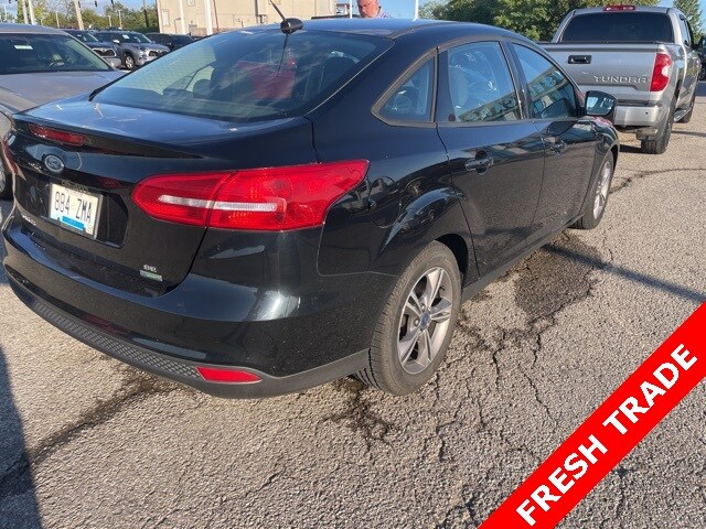 2018 Ford Focus SE photo 2