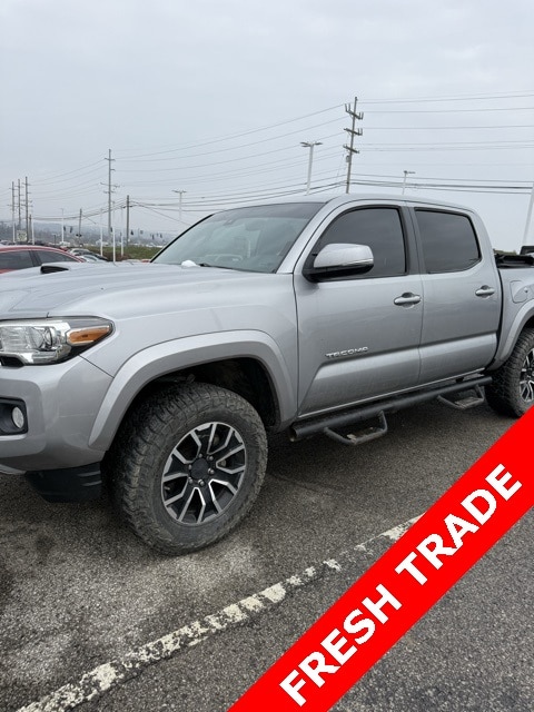 2020 Toyota Tacoma TRD Sport's photo