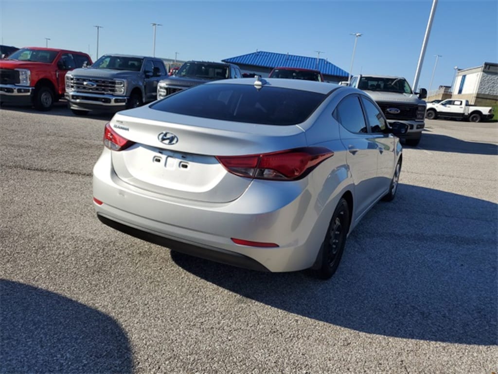 Used 2016 Hyundai Elantra SE Sedan