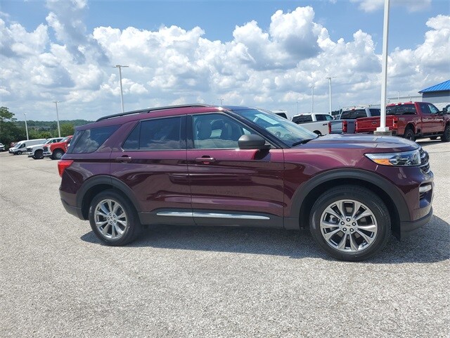 2022 Ford Explorer XLT photo 3