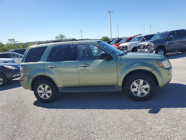 2009 Mercury Mariner Luxury photo 2