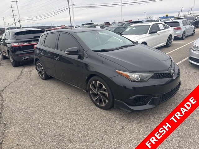 2016 Scion iM Base photo 3