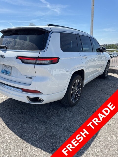 2021 Jeep Grand Cherokee Overland photo 2
