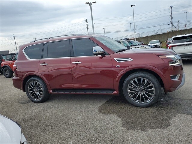 2022 Nissan Armada Platinum photo 3