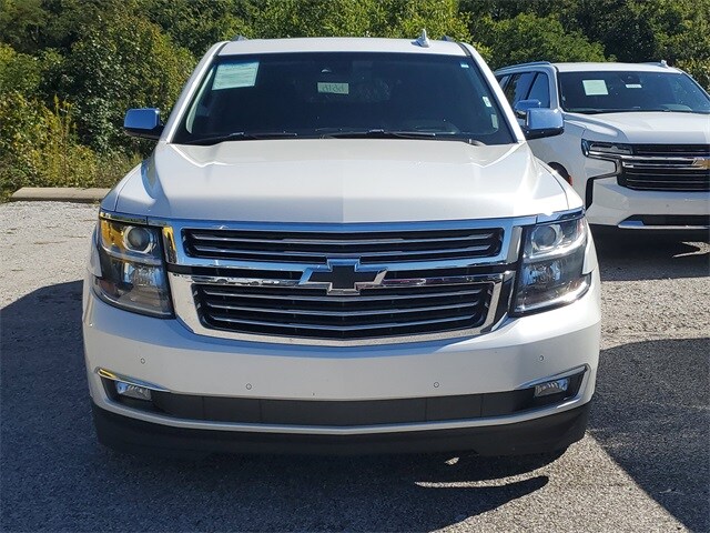 2017 Chevrolet Suburban Premier photo 2