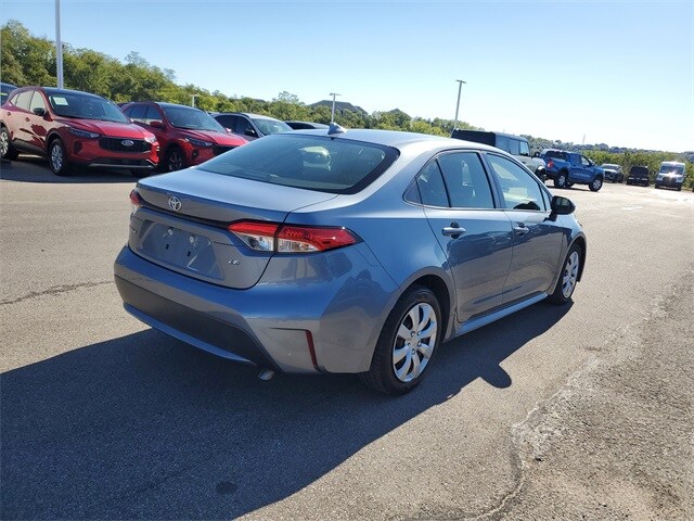 2021 Toyota Corolla LE photo 4