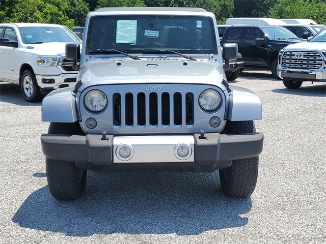 2015 Jeep Wrangler Unlimited Sahara photo 2