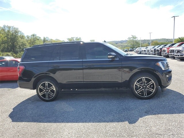 2021 Ford Expedition Limited photo 2
