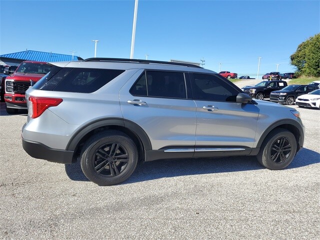 2022 Ford Explorer XLT photo 3