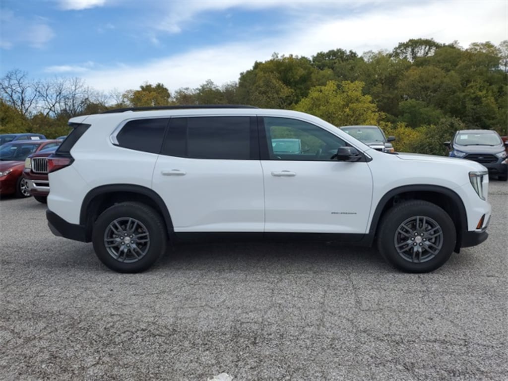 Used 2025 GMC Acadia Elevation SUV