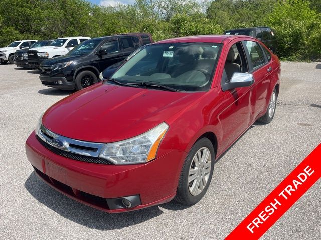 2010 Ford Focus SEL's photo