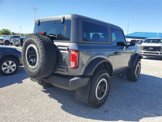 2022 Ford Bronco Outer Banks photo 4