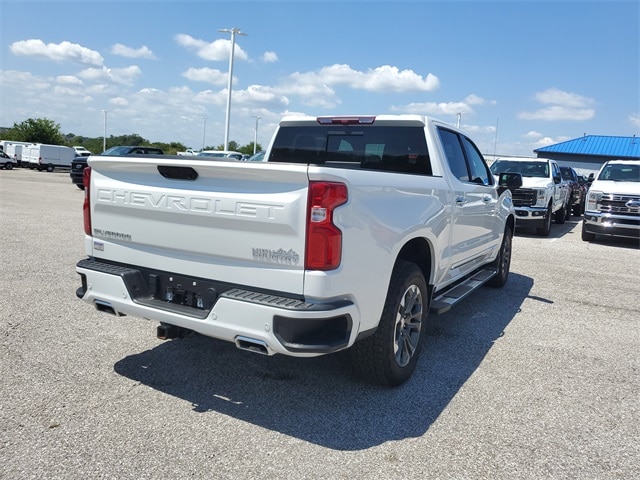 2024 Chevrolet Silverado 1500 High Country photo 2