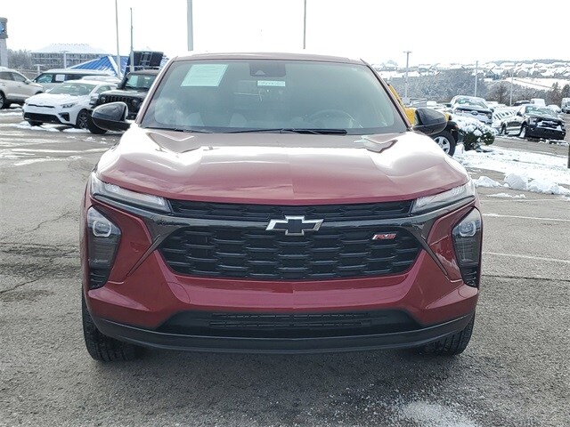 2024 Chevrolet Trax photo 2