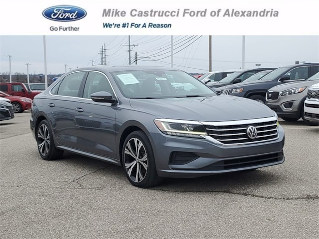 Used 2022 Volkswagen Passat 2.0T SE Sedan