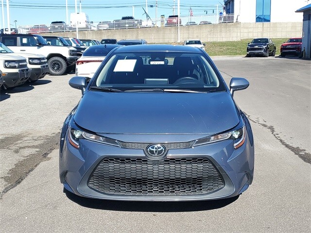 2021 Toyota Corolla LE photo 2