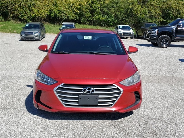 Used 2017 Hyundai Elantra SE with VIN 5NPD74LF8HH183134 for sale in Alexandria, KY
