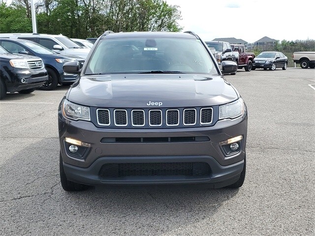 2020 Jeep Compass Latitude photo 2