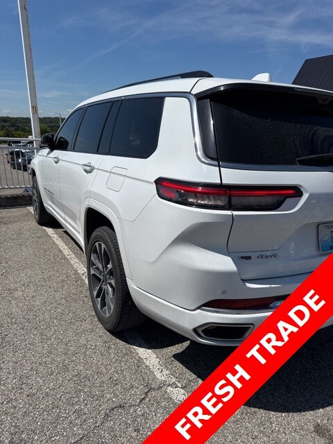 2021 Jeep Grand Cherokee Overland photo 3