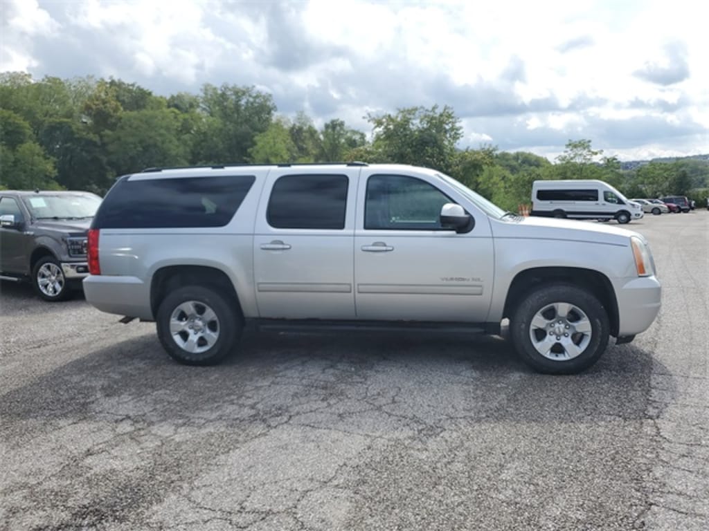 Used 2011 GMC Yukon XL 1500 SUV